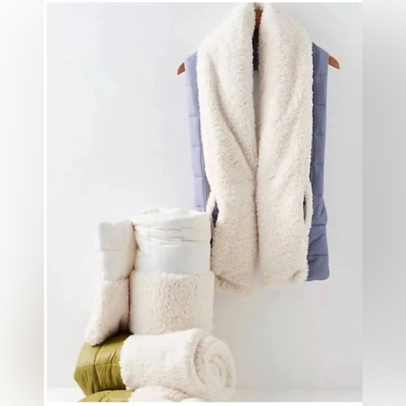 FP Movement by Free People Downhill Puffer Scarf - Picture 3 of 9